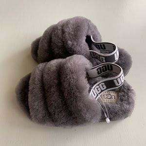 Size 9 UGG Kids girls FLUFF YEAH SLIDE gary sandals